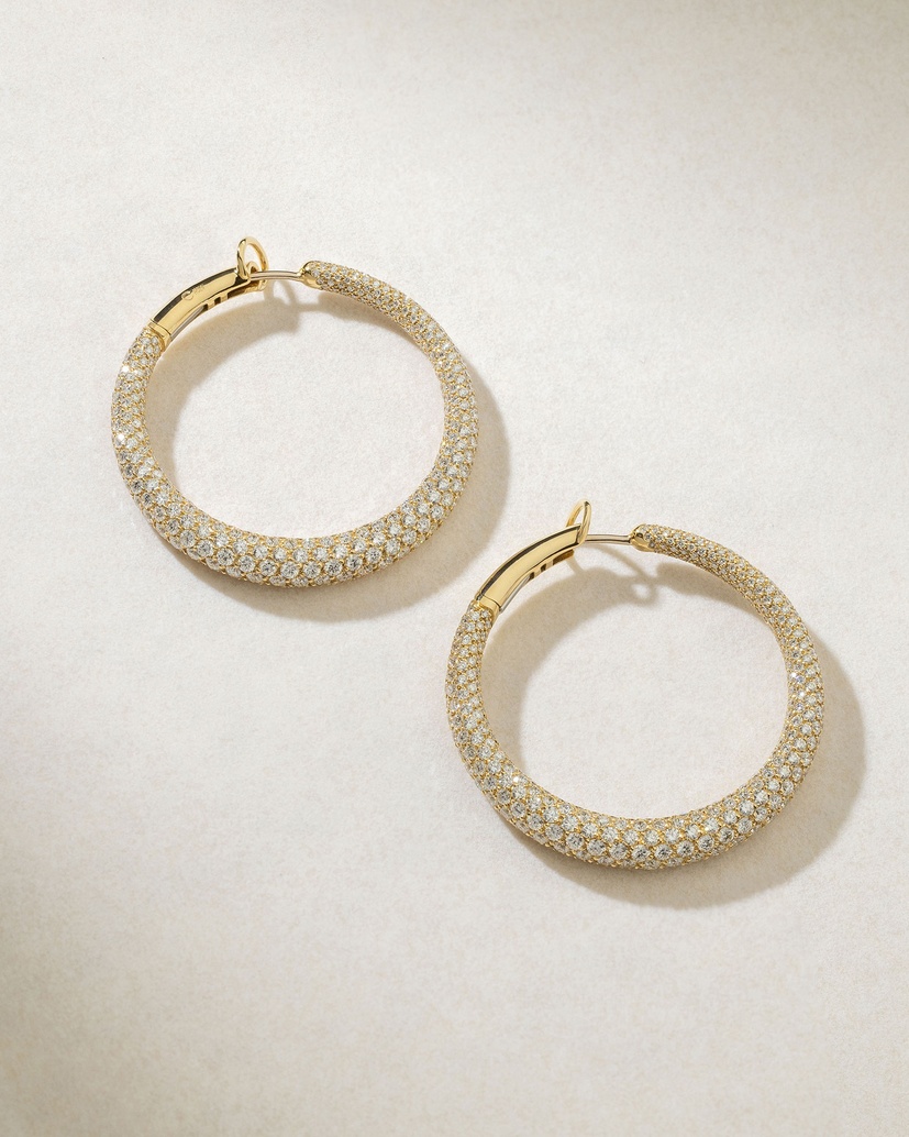 Marvelous 18K Yellow Gold Hoop Earrings with Diamonds