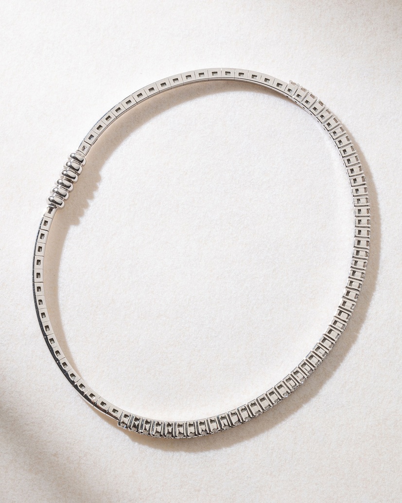 18K Stackable White Gold Bangle with Brilliant Cut Diamonds