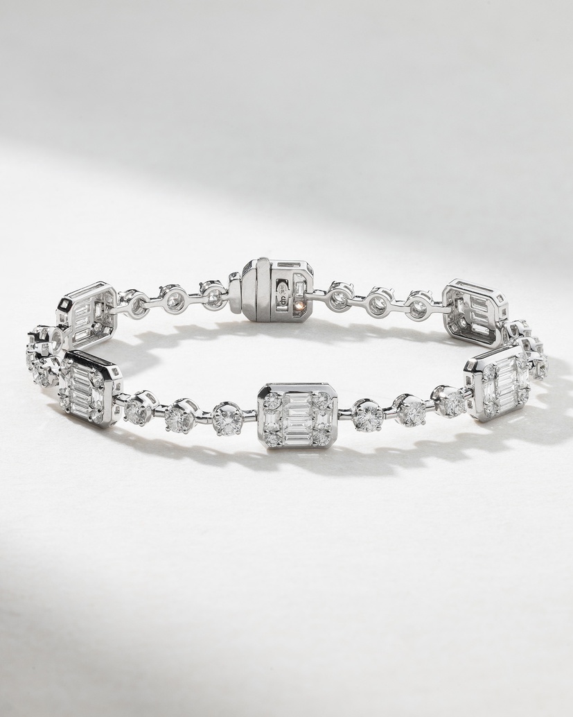 Stunning  Baguette and Diamond 18K White Gold Bracelet - Image 1