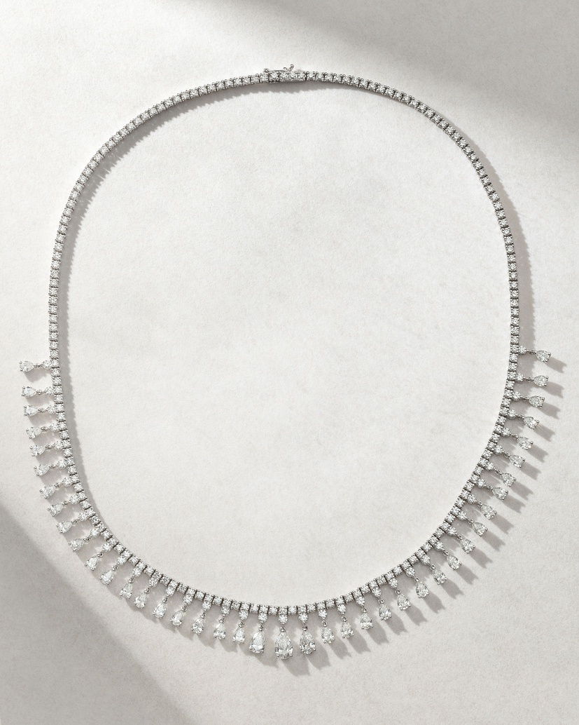 18K White Gold Rear Beauty Necklace with Pear Shaped and Brilliant Diamonds - Image 1