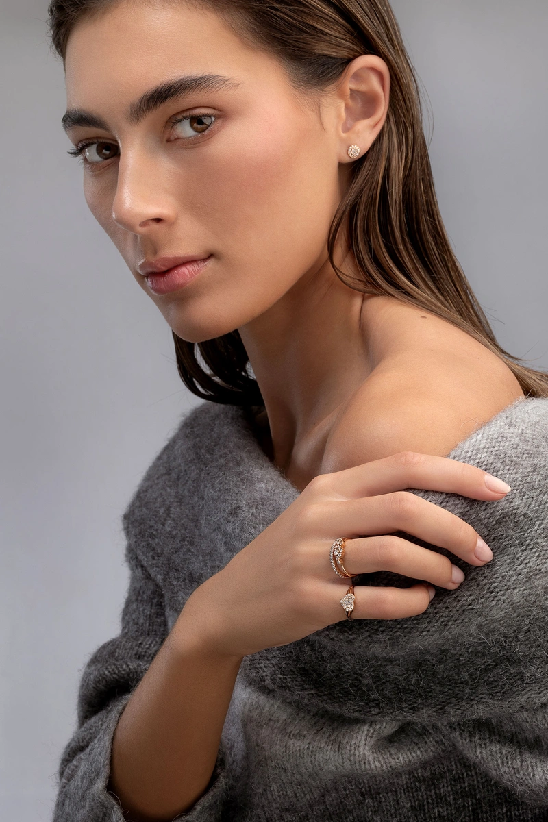 Σκουλαρίκια με Διπλούς Κύκλους και Διαμάντια σε Ροζ χρυσό Κ18