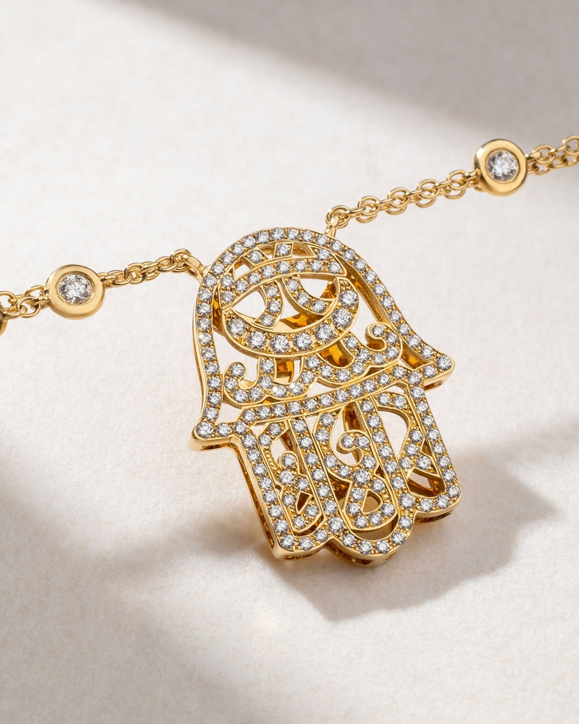 18K Yellow Gold Hamsa Hand with Diamonds