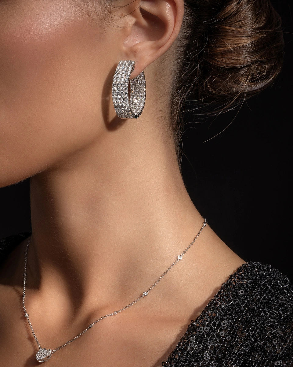 Εκθαμβωτικά Σκουλαρίκια Κρίκοι σε Λευκόχρυσο Κ18 με Διαμάντια