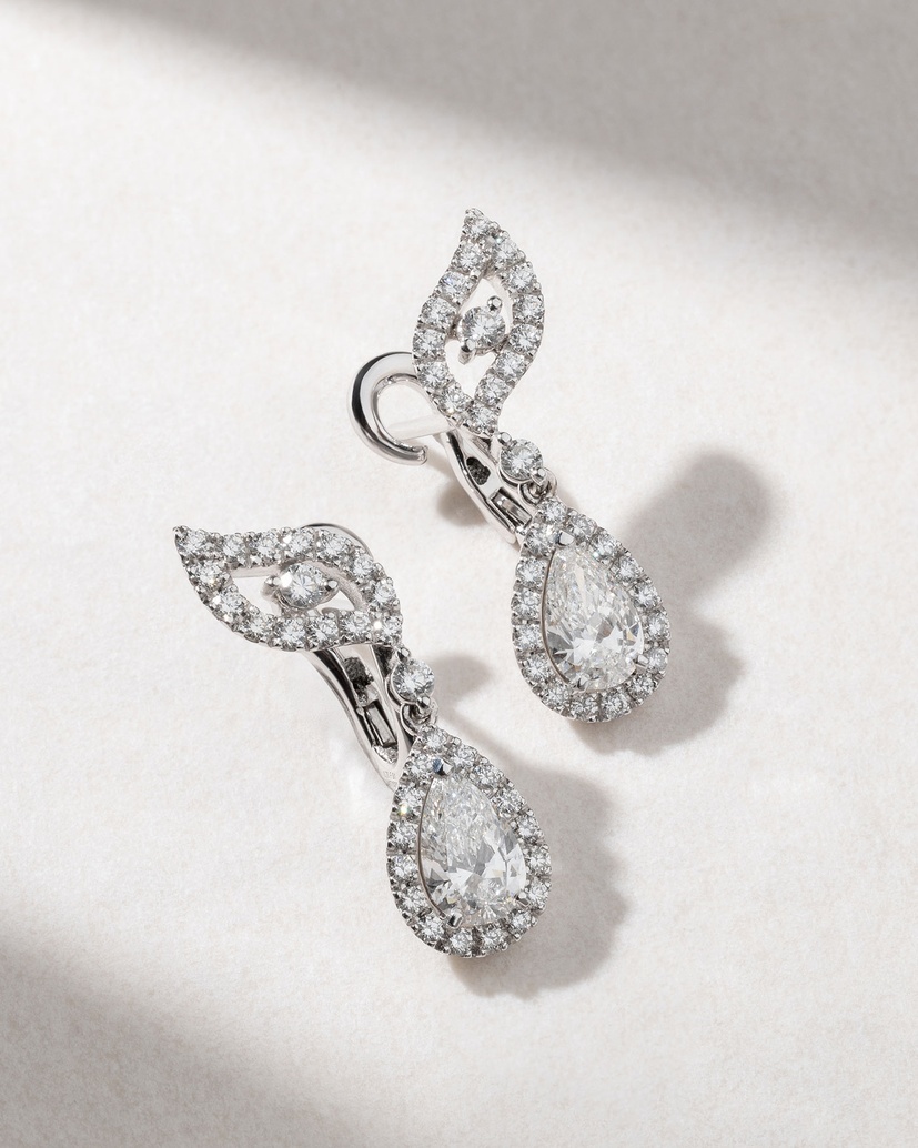 18K White Gold Drop Earrings with Pear and Brilliant Diamonds