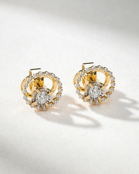 18K Yellow Gold Earrings with Round Diamond Outline
