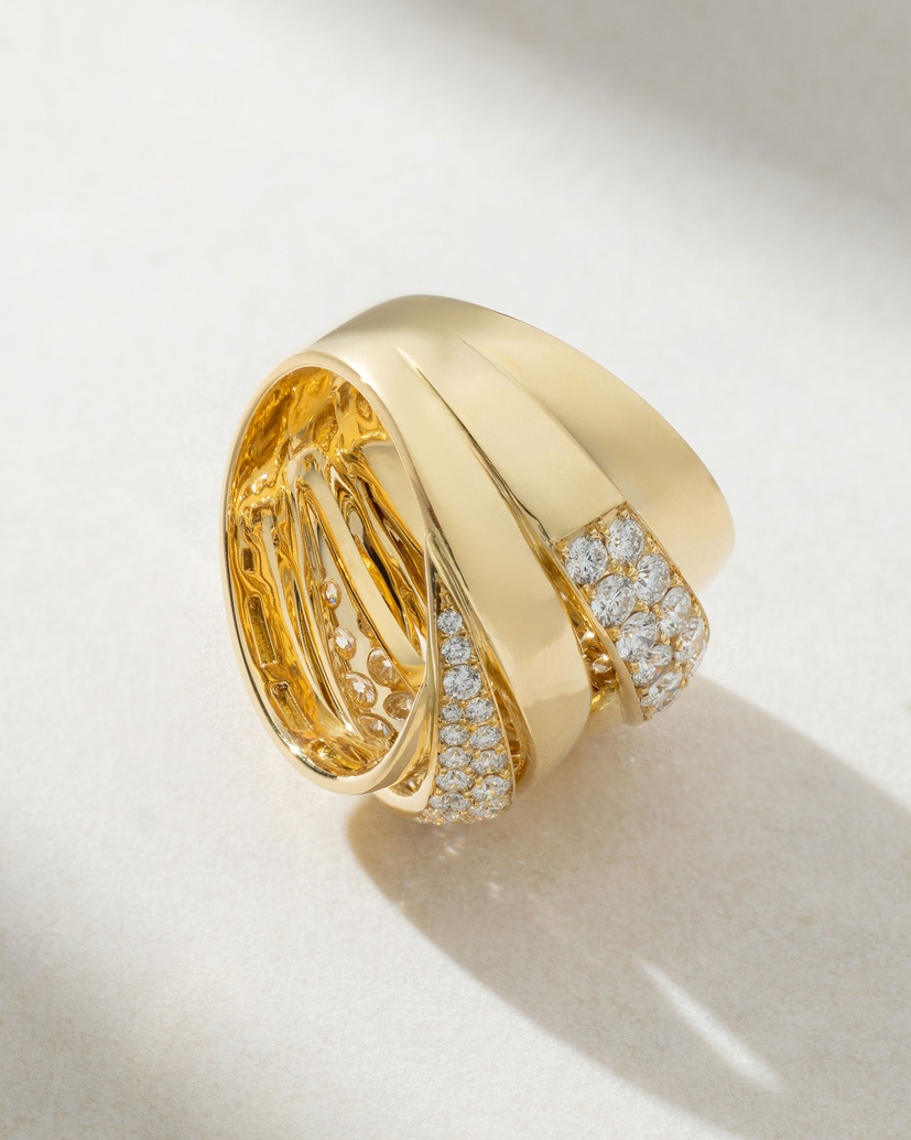 Big Woven Ring in 18K Yellow Gold with Diamonds - Image 2