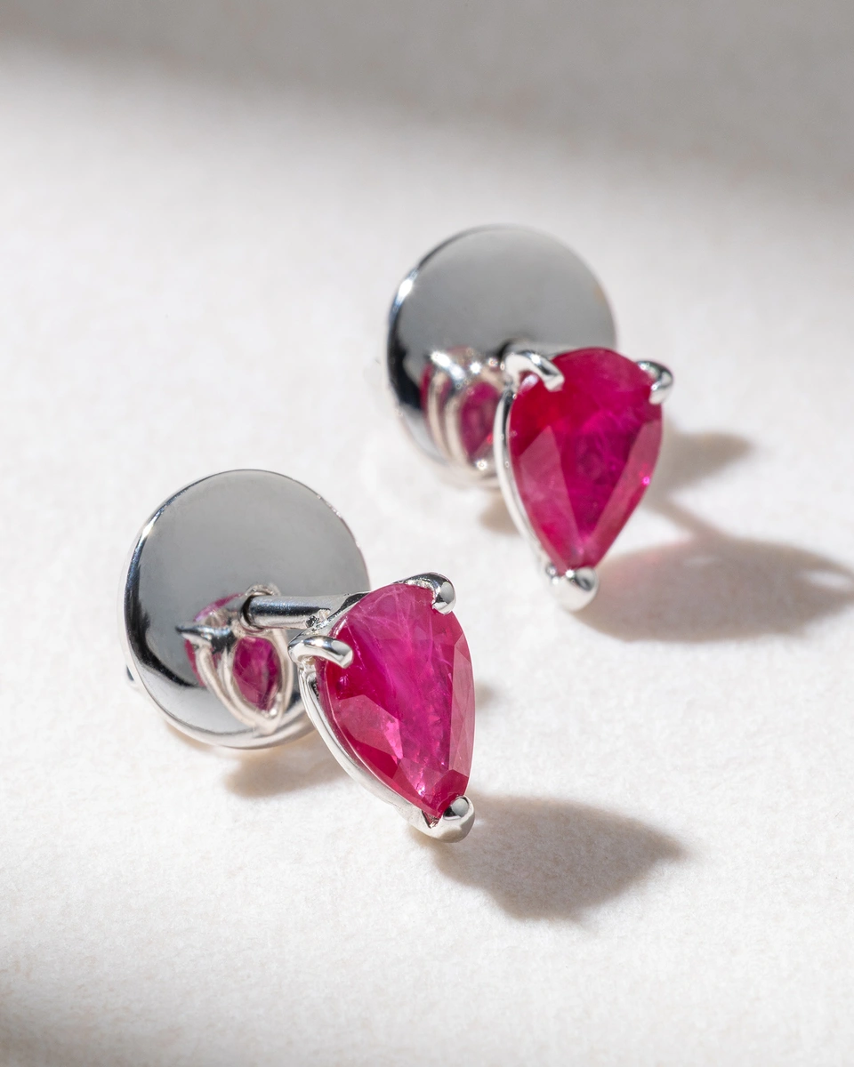 18K White Gold Earrings with Pear Shaped Rubies