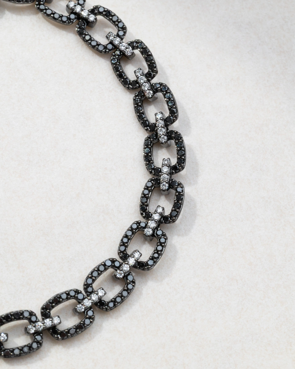 Bracelet in 18K Gold with Black Finish and White & Black Brilliant Diamonds