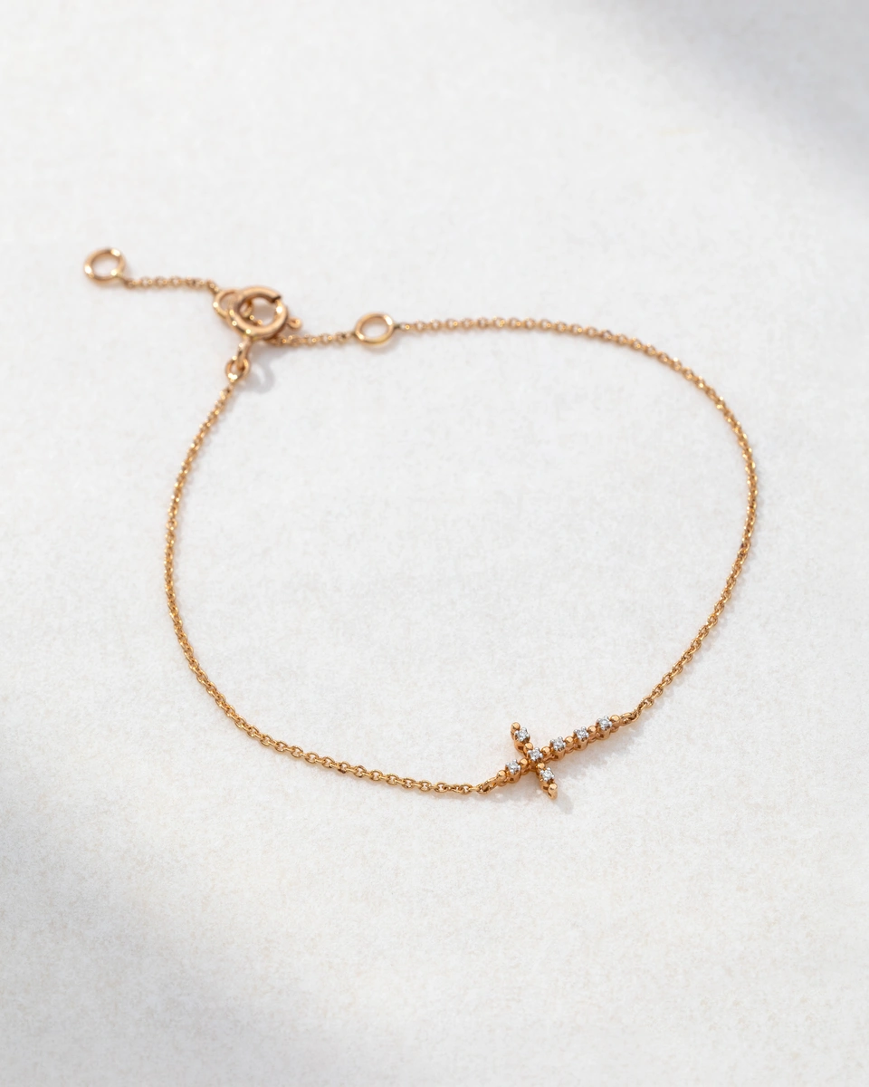 Bracelet in 18K Rose Gold with Brilliant Diamonds in Cross Design