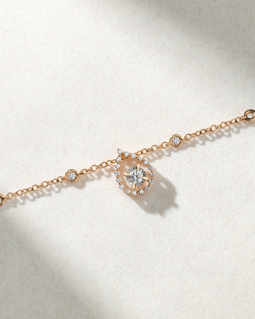 18K Rose Gold Necklace with a Pear Shaped Pendant and Brilliant Diamonds - Image 3