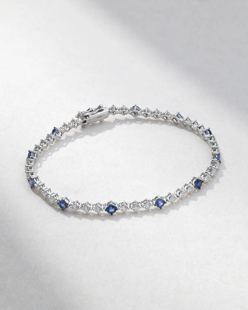 18K White Gold Bracelet with Brilliant-Cut Diamonds and Sapphires