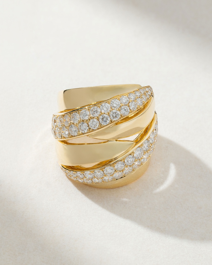 Big Woven Ring in 18K Yellow Gold with Diamonds - Image 1