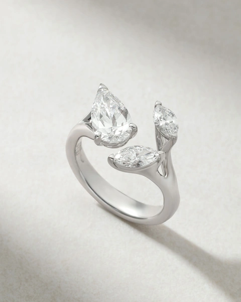 18K White Gold Ring with Pear Shaped and Marquise Diamonds