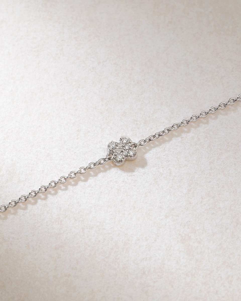 18K White Gold Bracelet with Dainty Diamond Pendant