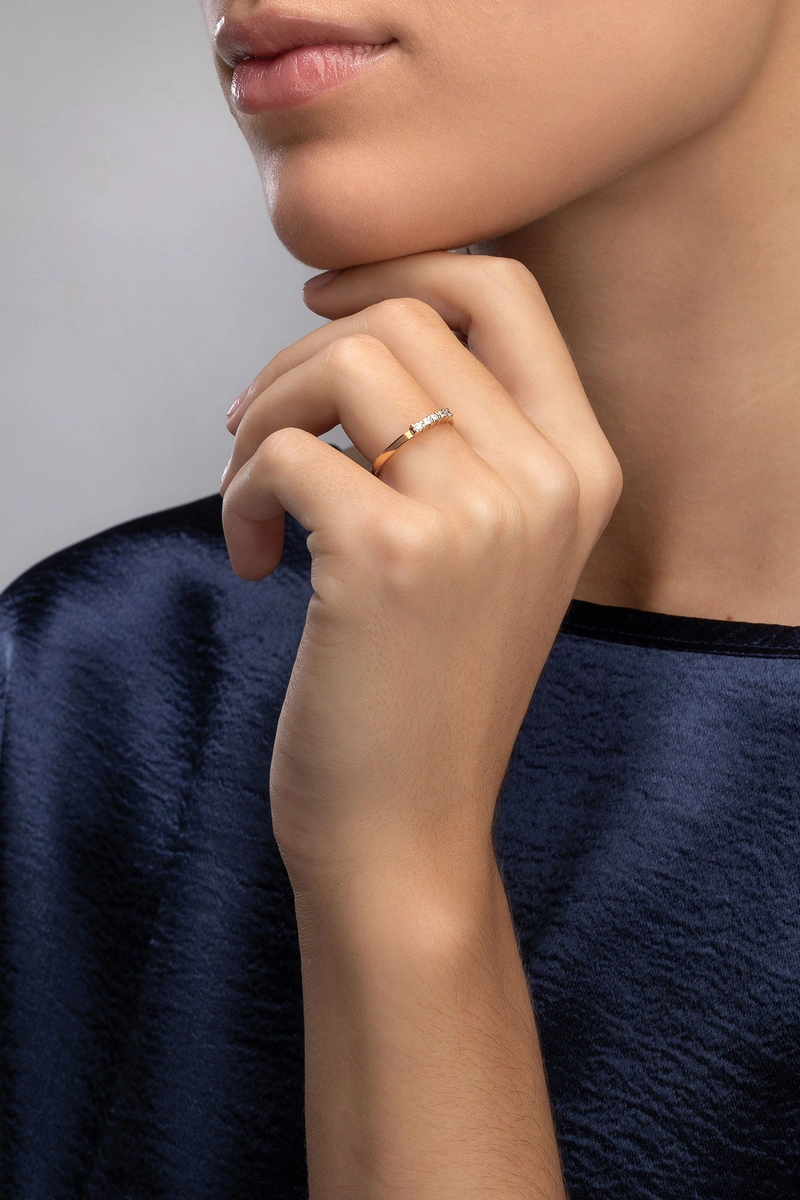 Δαχτυλίδι Λεπτό Ροζ Χρυσό Κ18 με Μπριγιάν Διαμάντια