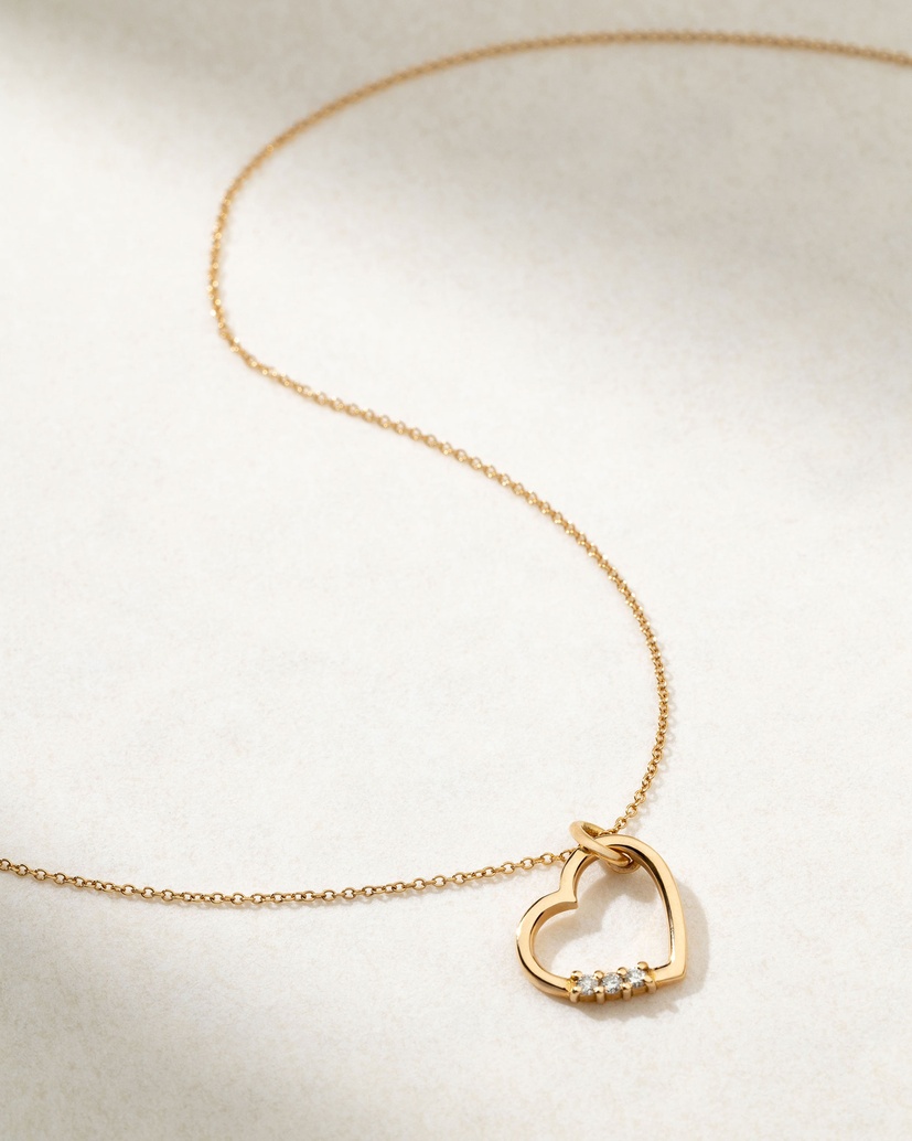 Minimal Heart 18K Rose Gold Necklace with Diamonds