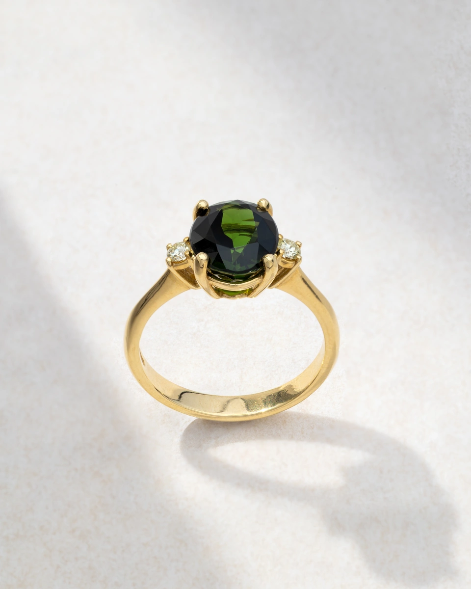 Ring in 18K Yellow Gold with Brilliant-Cut Diamonds and Tourmaline