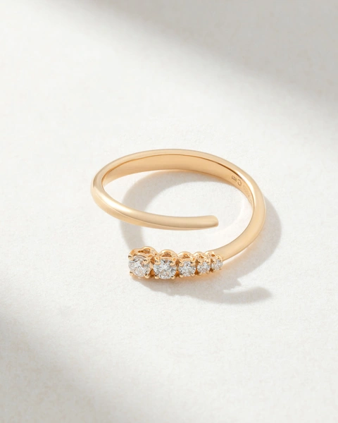 Elegant 18K Rose Gold Ring with Diamonds