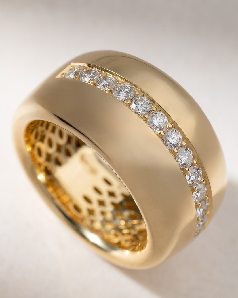 18K Yellow Gold Bulky Band Ring with Diamonds