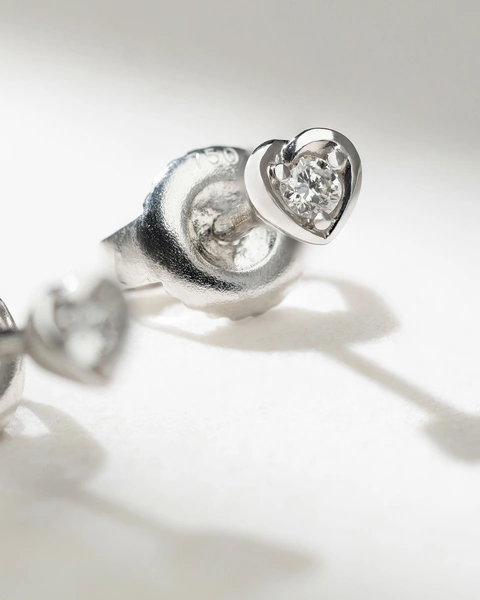 Σκουλαρίκια Καρδιές Λευκόχρυσα Κ18 με Διαμάντια