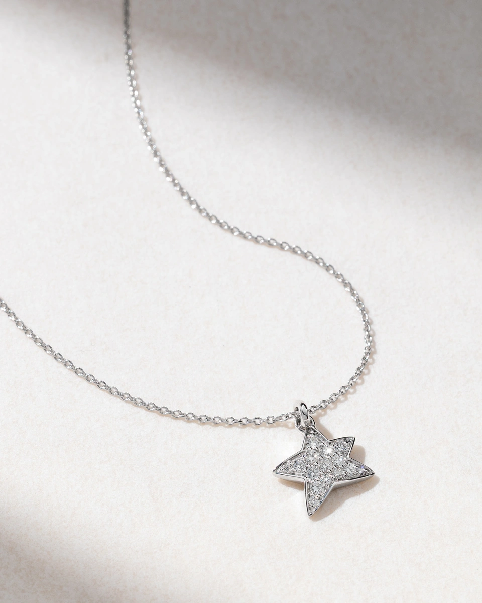 18K White Gold Necklace with Diamond Star