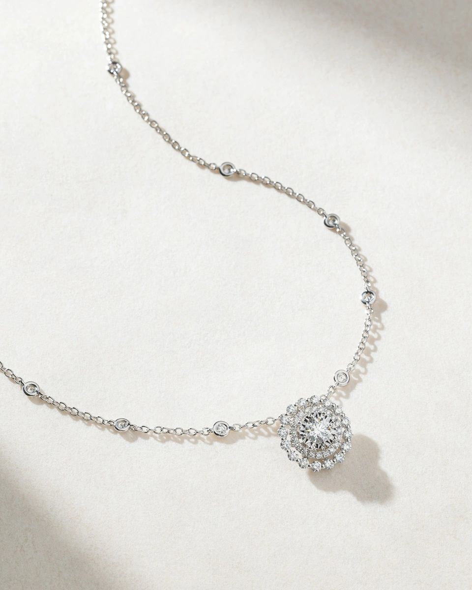 Κολιέ Λευκόχρυσο Κ18 με Παντατίφ από Μπριγιάν Διαμάντια