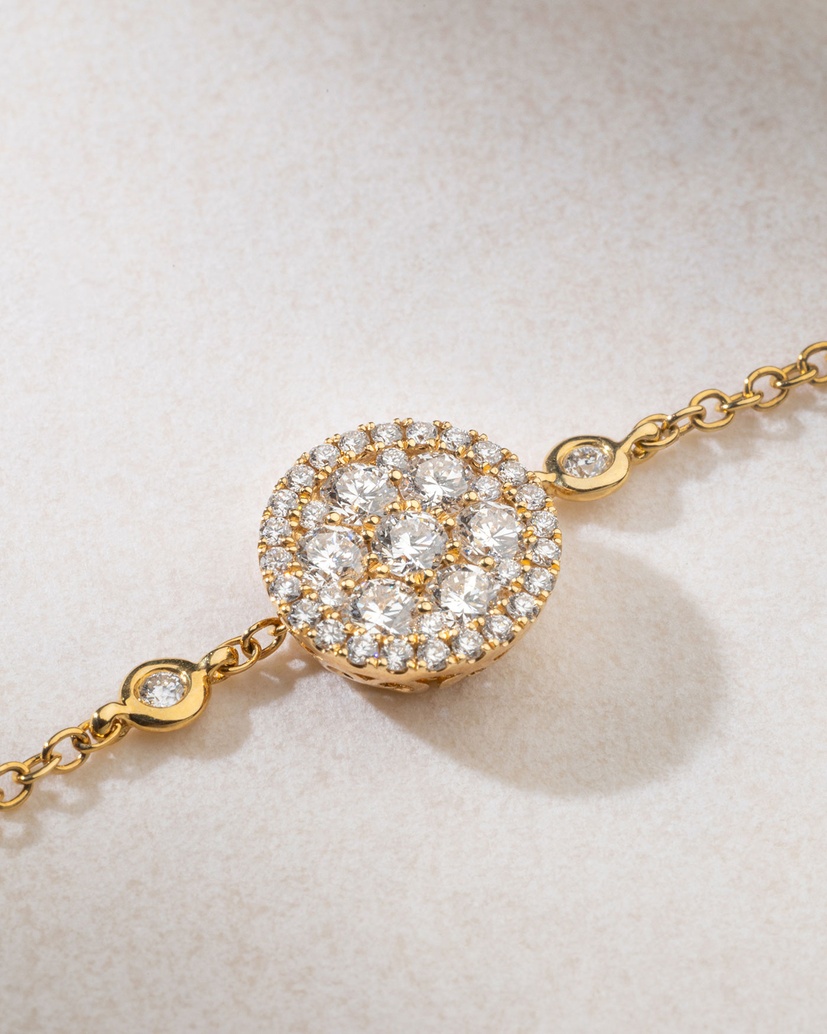 Impressive 18K Yellow Gold Necklace with Diamond Pendant