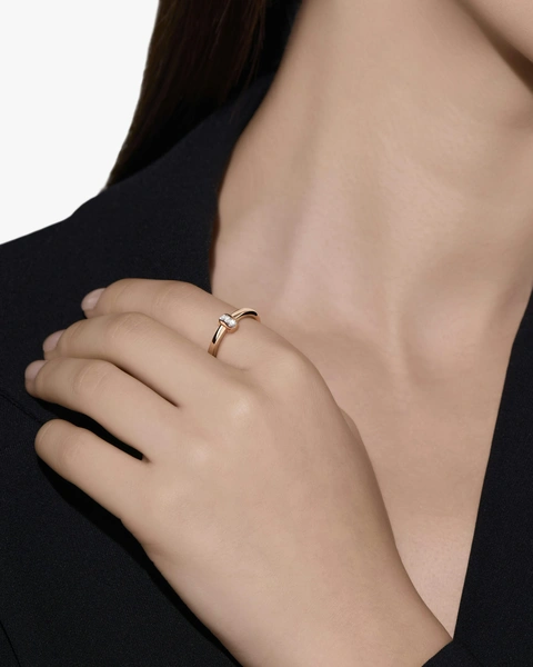 Together ring in 18k rose gold with 3 white diamonds