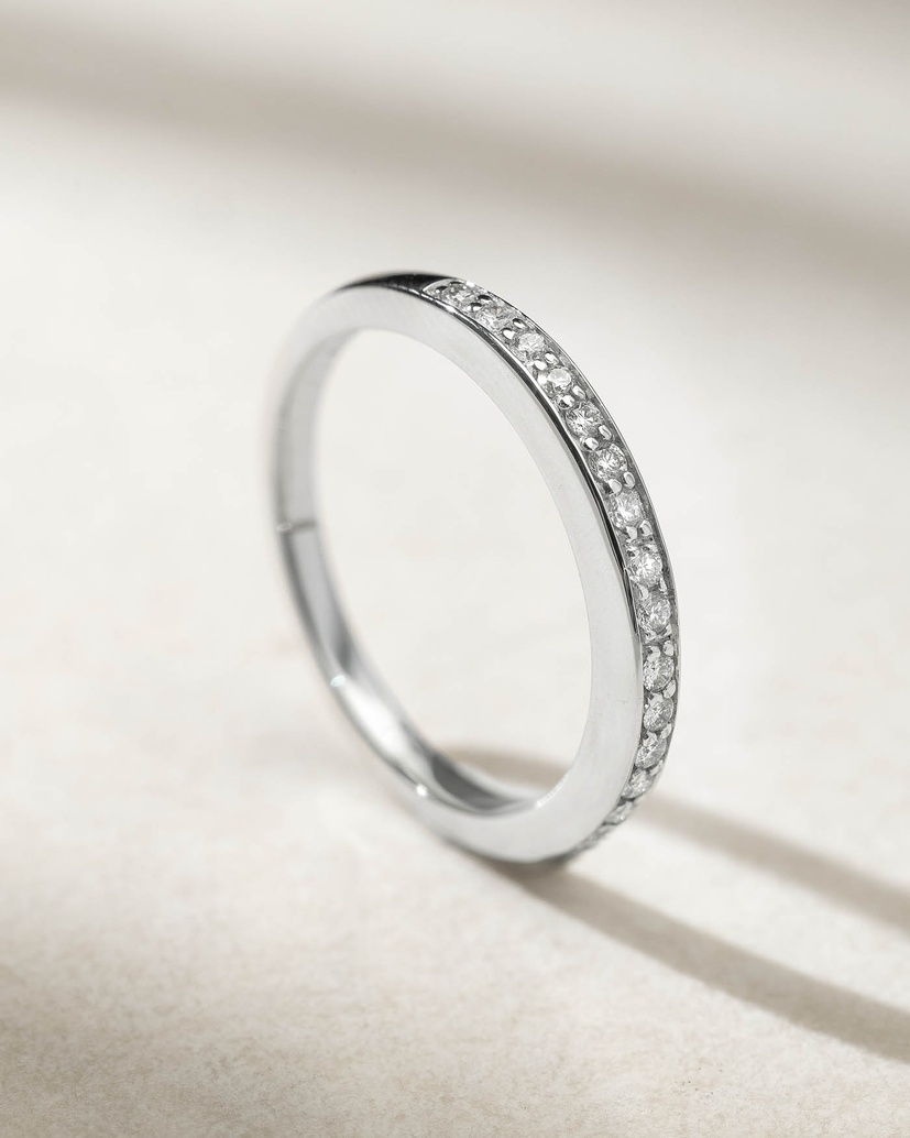 18K White Gold Ring with Brilliant Cut Diamonds