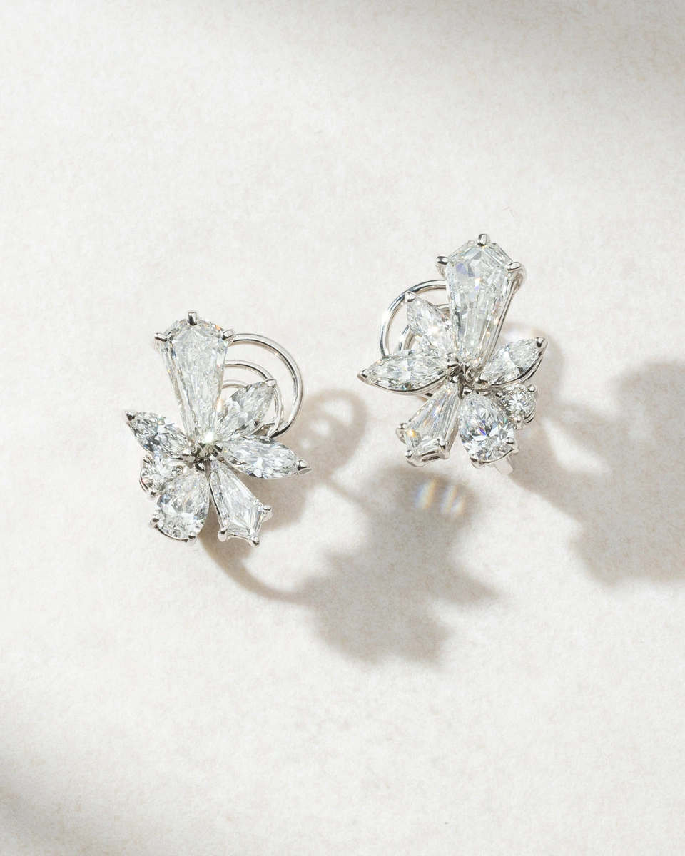 Σκουλαρίκια σε Λευκόχρυσο Κ18 με Fancy cut Διαμάντια