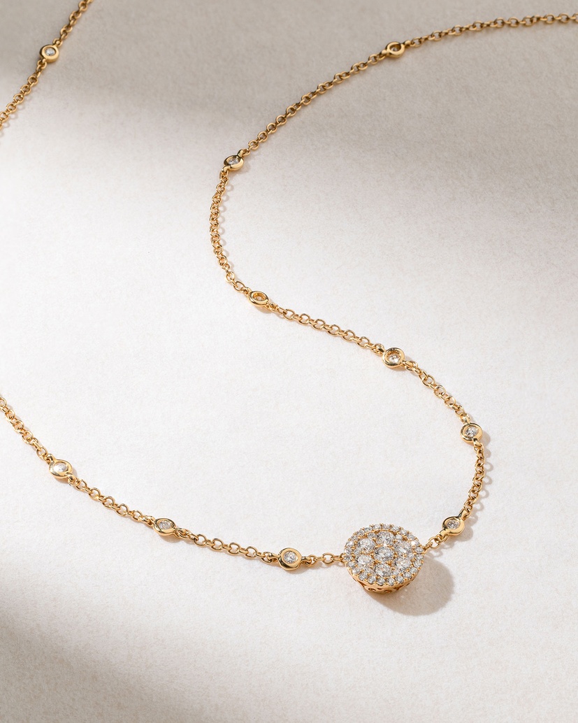 Impressive 18K Yellow Gold Necklace with Diamond Pendant