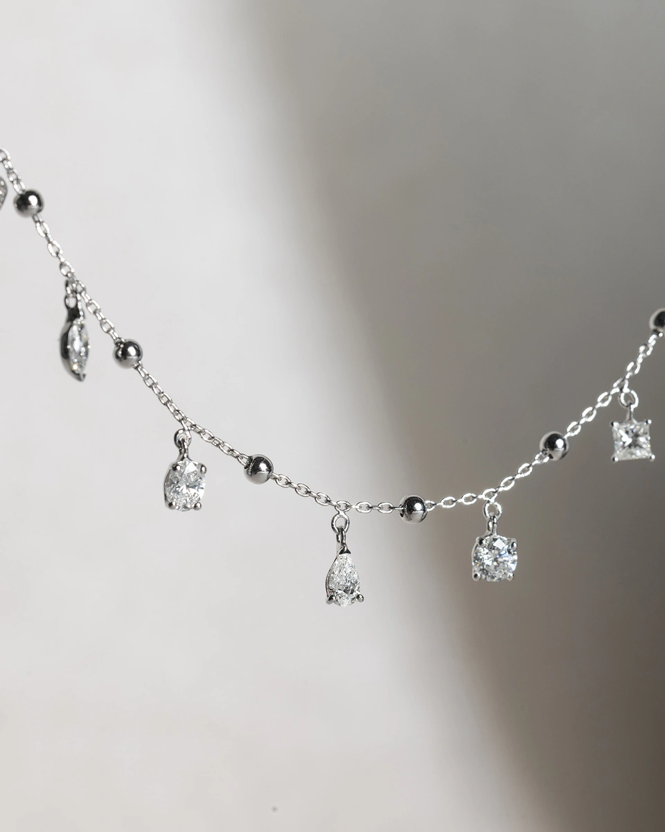 Stunning 18 K White Gold Necklace with Pear, Oval, Marquise and Princess Cut Diamonds