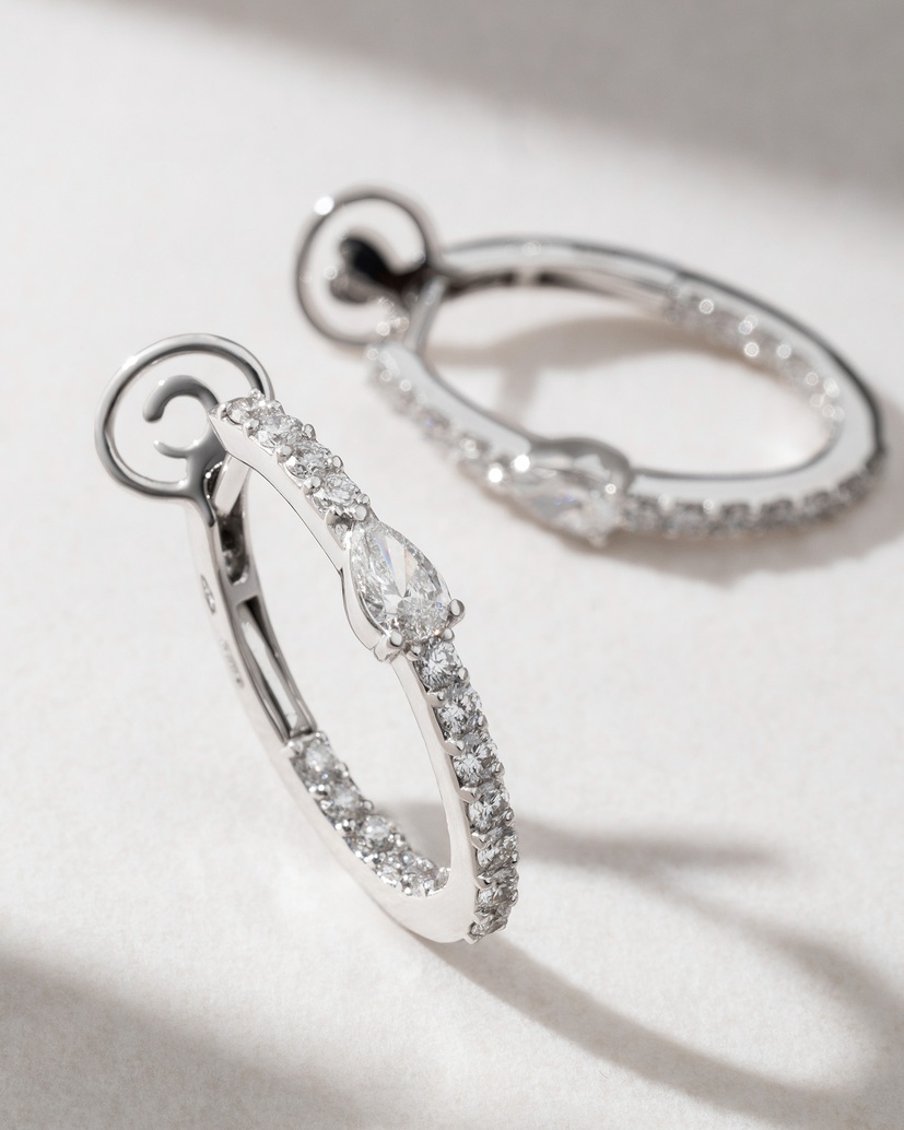 18 Karat White Gold Diamond Oval Earring Hoops