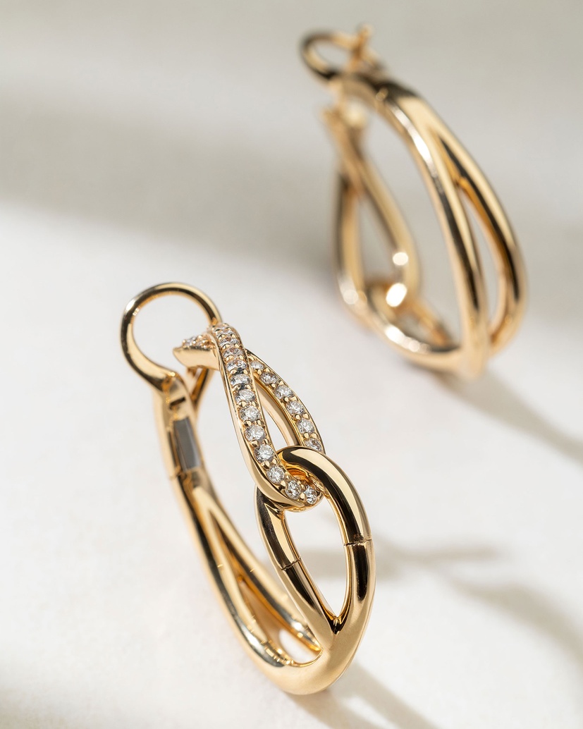 18 Karat Oval Knot Rose Gold Hoop Earrings with Diamonds