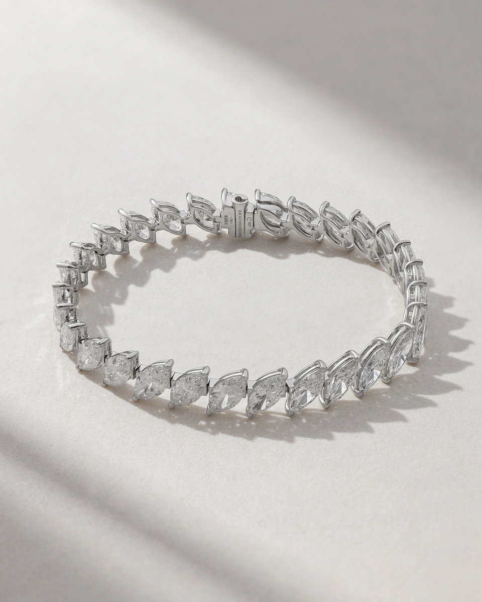Βραχιόλι σε Λευκό Χρυσό Κ18 με Διαμάντια Marquise Shape