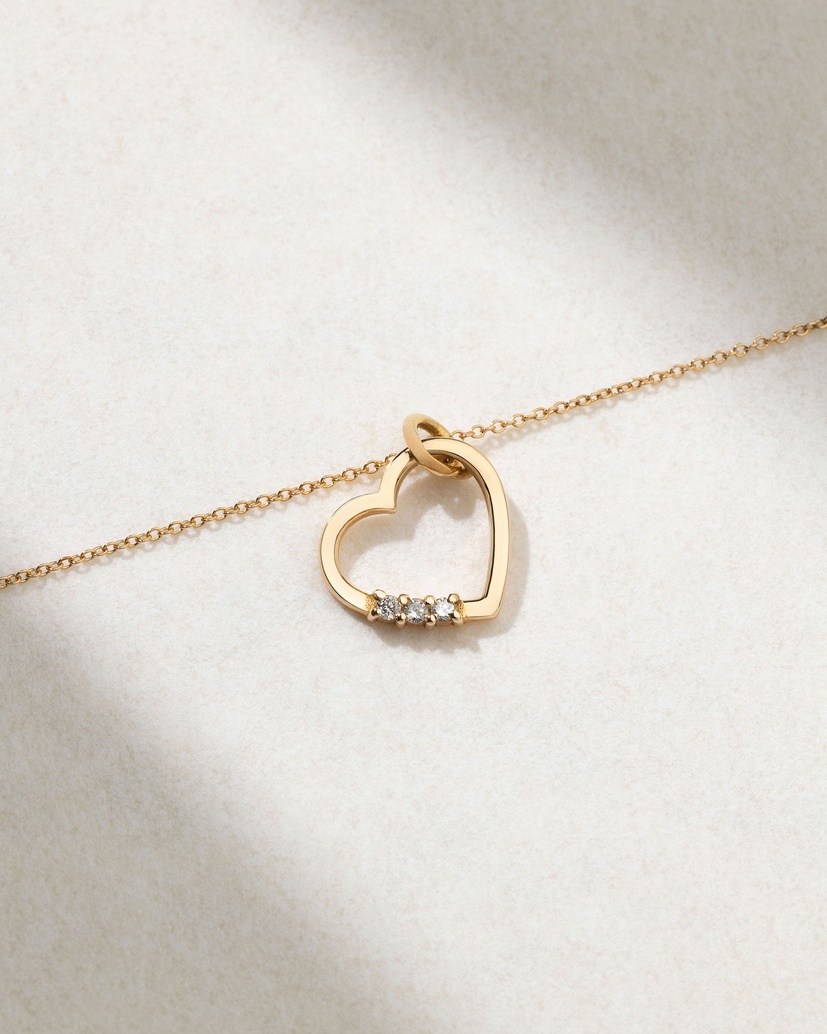 Minimal Heart 18K Rose Gold Necklace with Diamonds