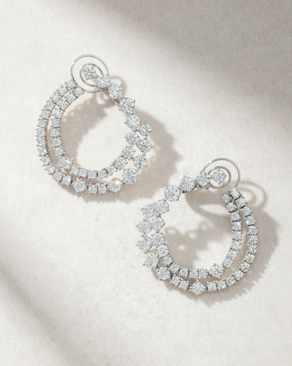 18K White Gold Round Earrings with Diamonds