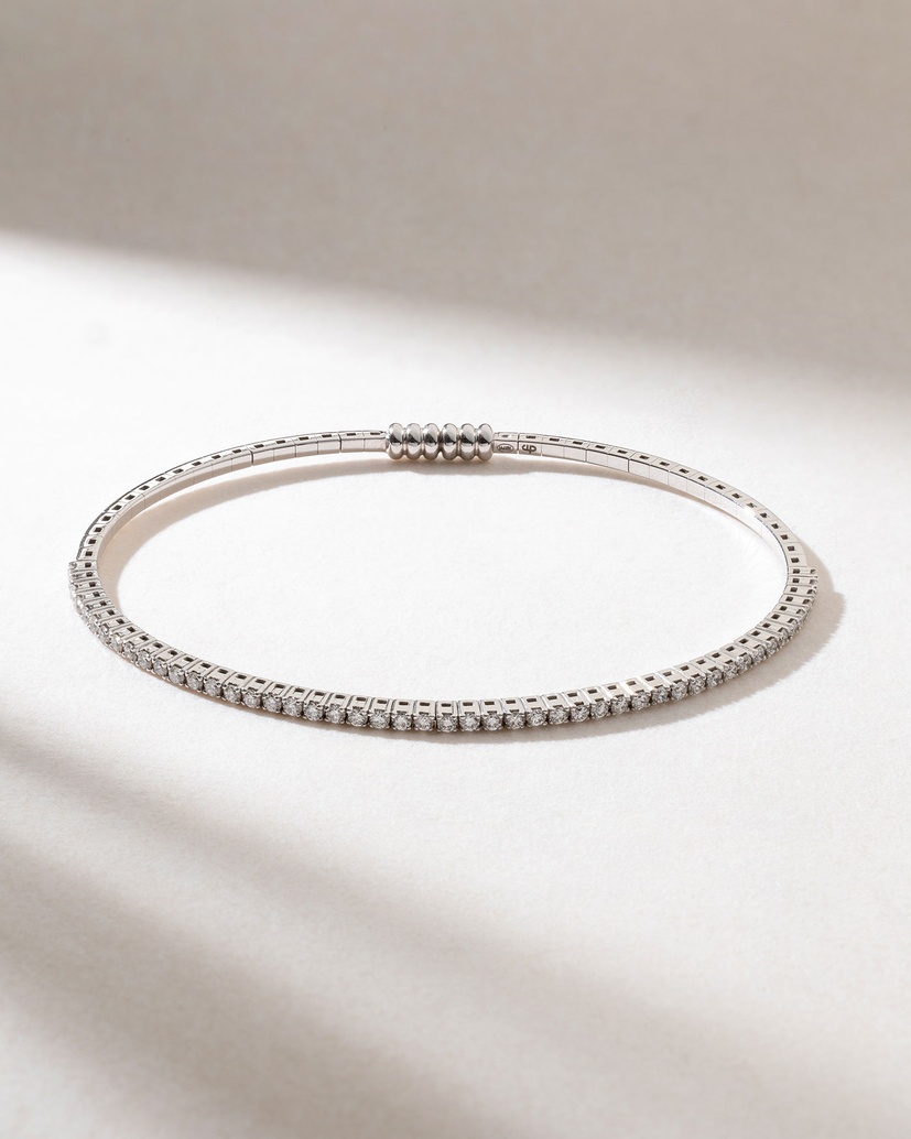 18K Stackable White Gold Bangle with Brilliant Cut Diamonds