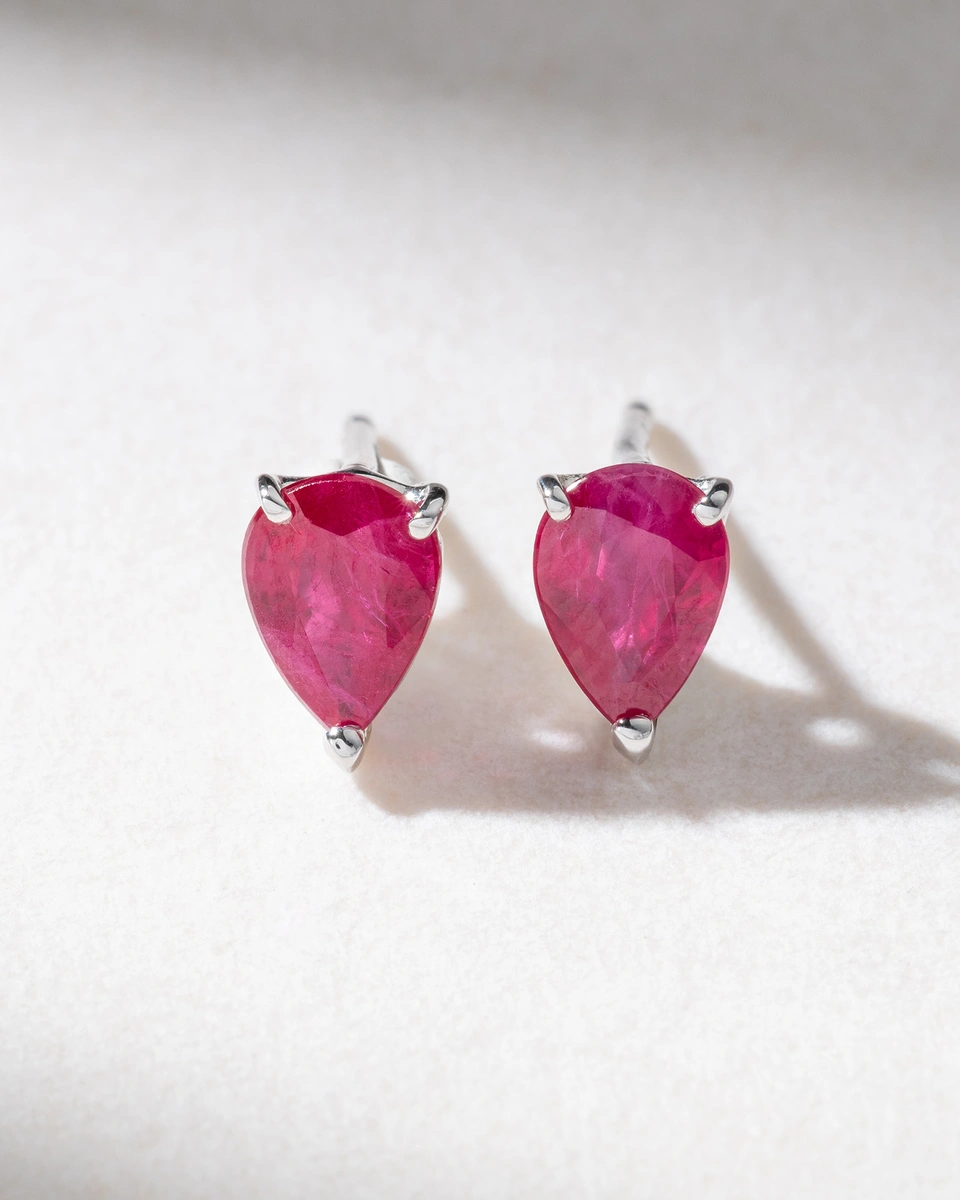 18K White Gold Earrings with Pear Shaped Rubies