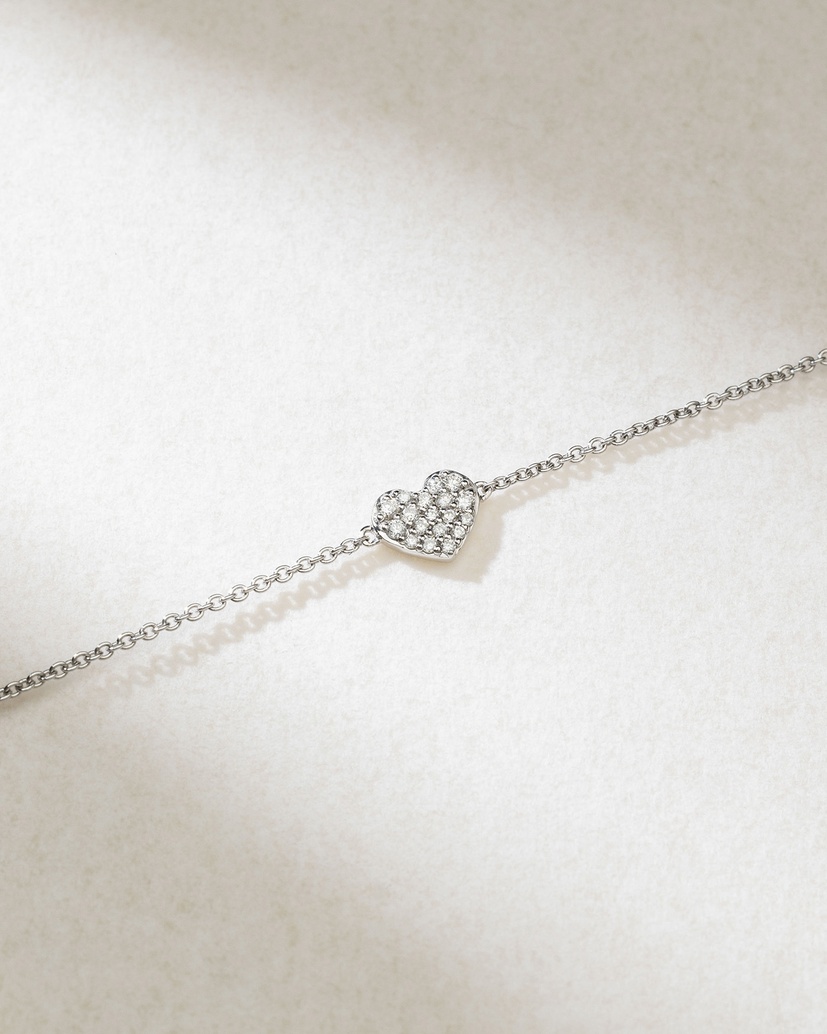 18K White Gold Bracelet with Diamond Heart