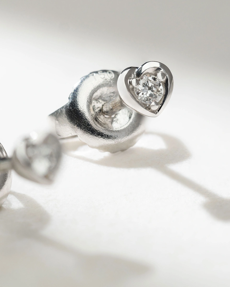 Σκουλαρίκια Καρδιές Λευκόχρυσα Κ18 με Διαμάντια