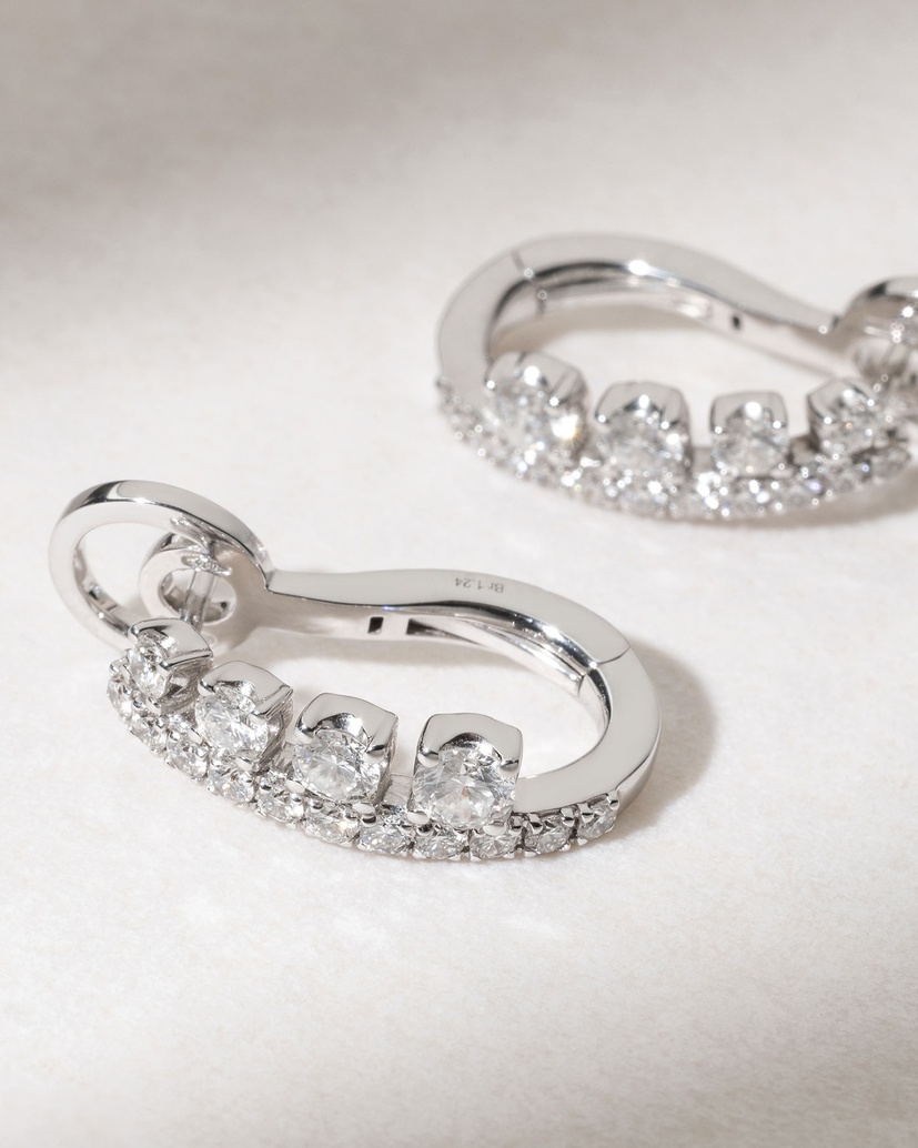 Oval 18K White Gold Hoops with Brilliant Diamonds