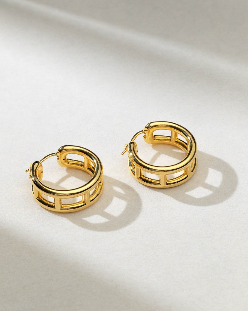 18K Yellow Gold Hoop Earrings K18