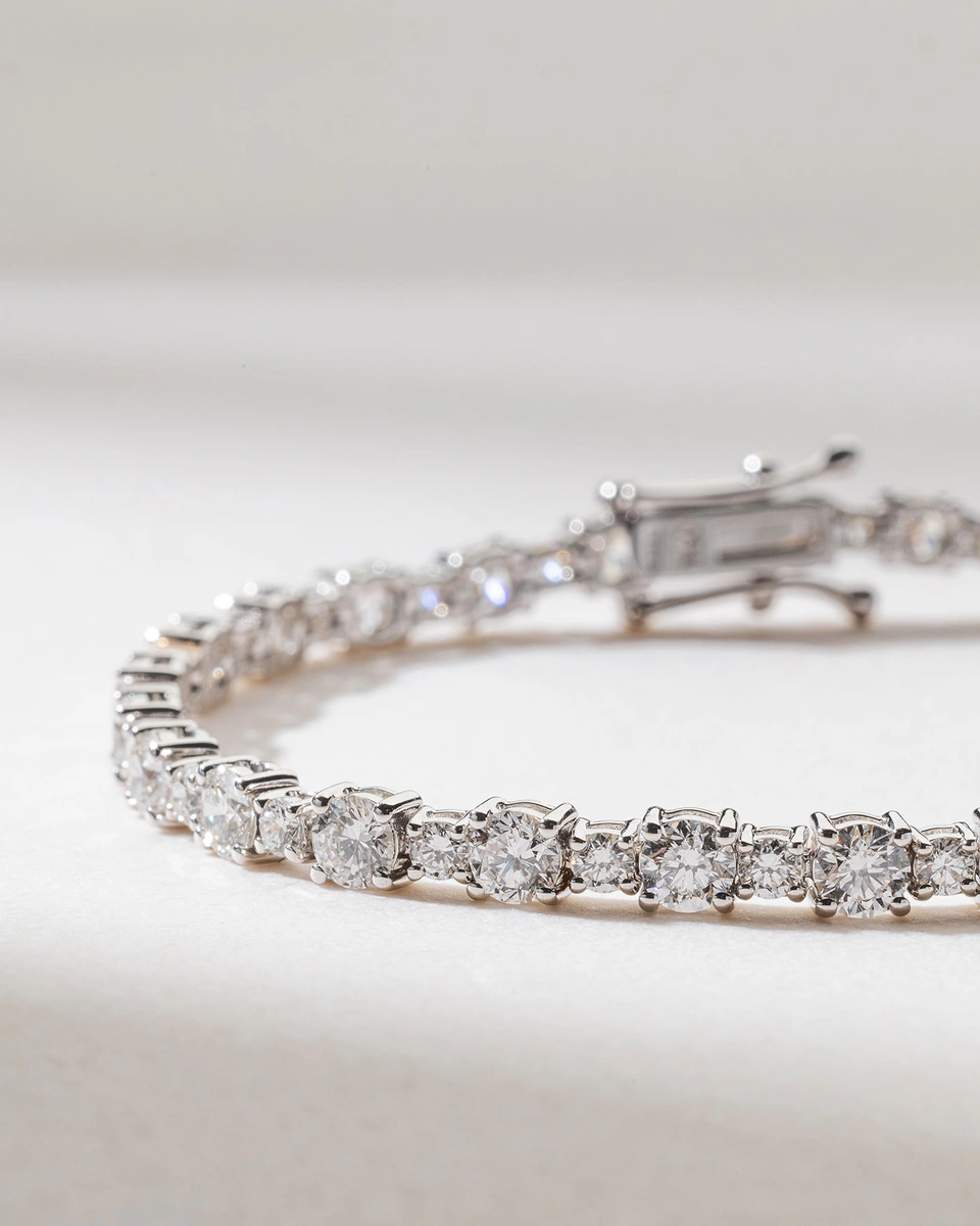 18K White Gold Eternity Tennis bracelet with Diamonds