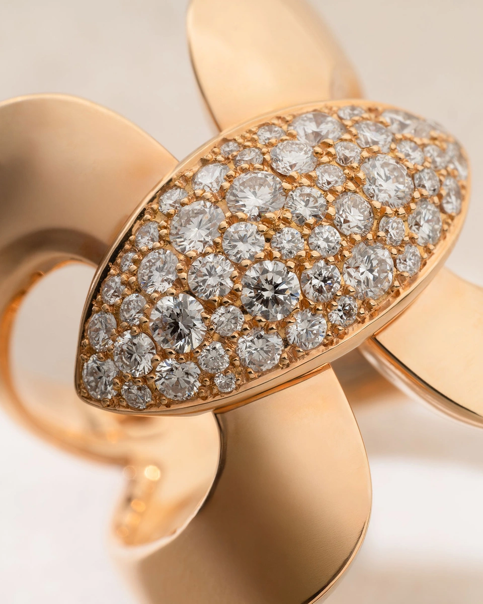 18K Rose Gold Large Ring with Diamond Link