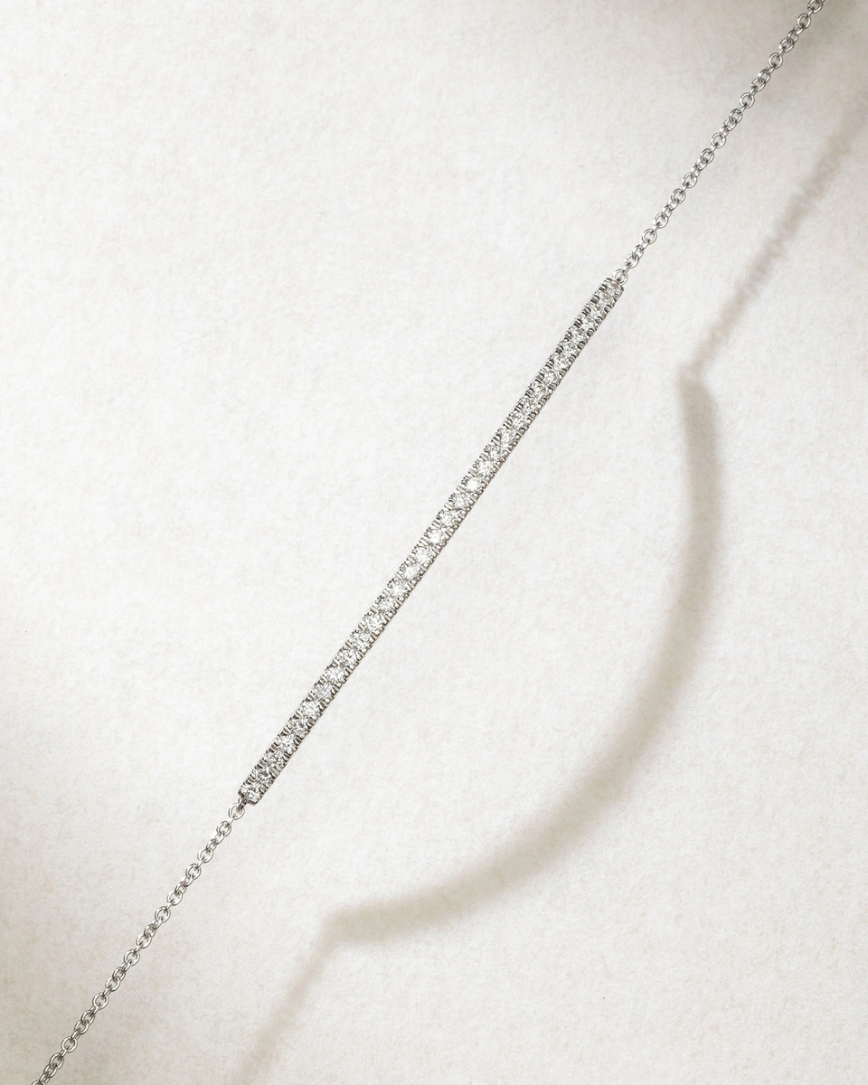 18K White Gold Bracelet with Diamond Row