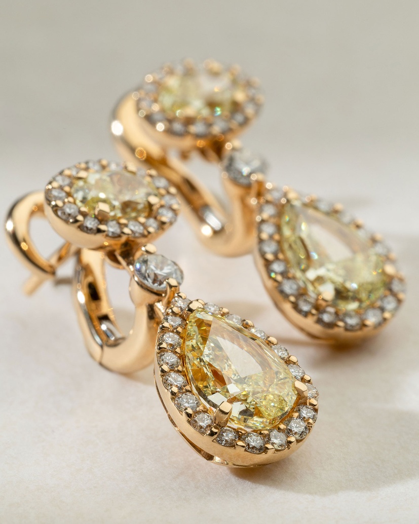 Gold Earrings K18 with Yellow Diamonds and Brilliants