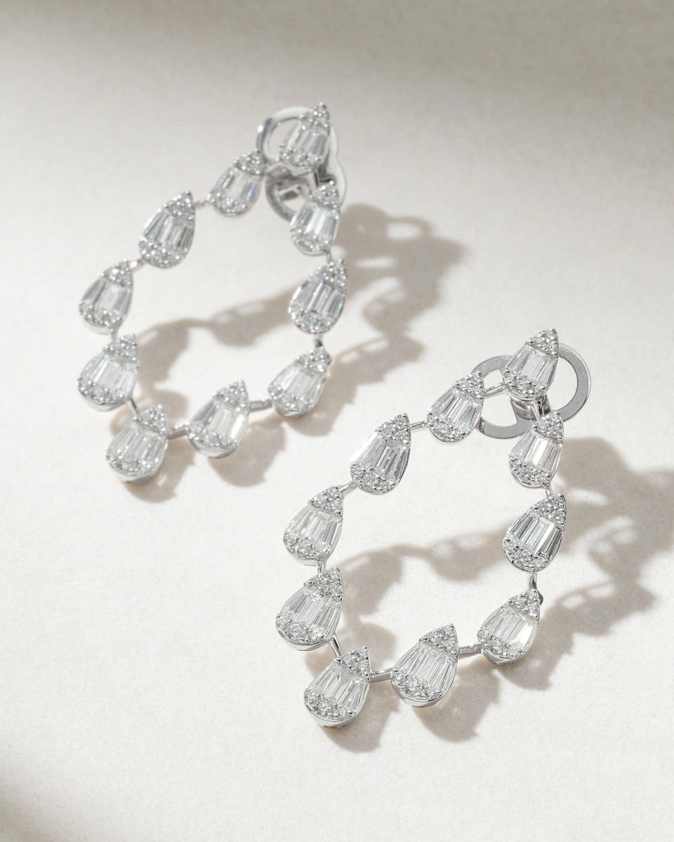 18K White Gold Earrings with Diamond Drops