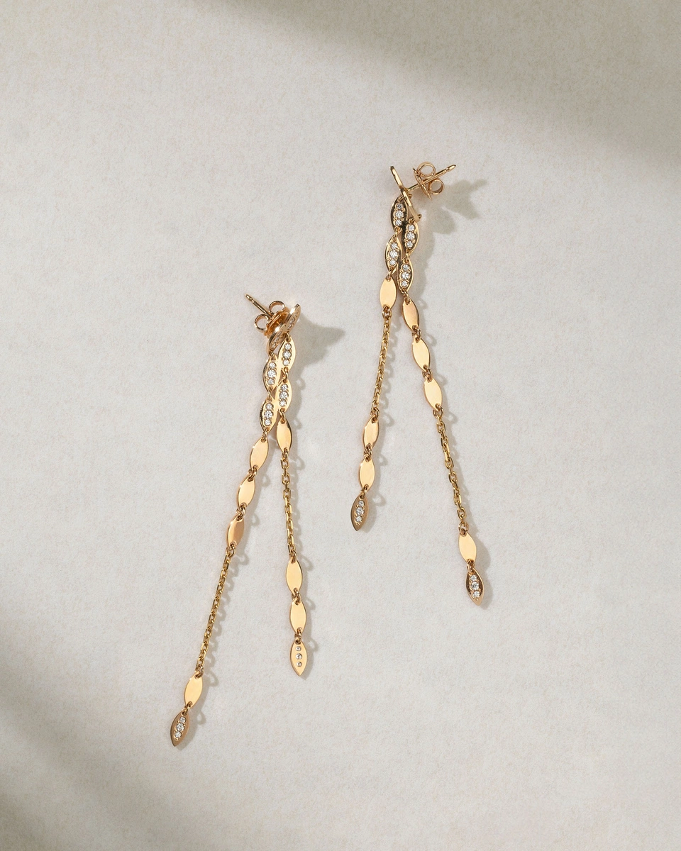 Μακριά Σκουλαρίκια σε Ροζ Χρυσό Κ18 με Φύλλα και Μπριγιάν