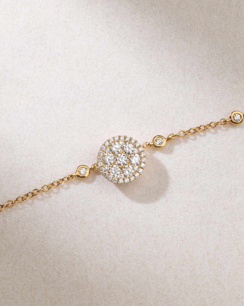 Impressive 18K Yellow Gold Necklace with Diamond Pendant